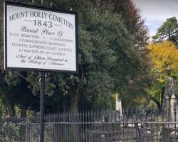 It is the historic cemetery of the Arkansas state It is the historic cemetery of the Arkansas state as it is the final resting place of numerous notable prominent people of the state such as state gov
